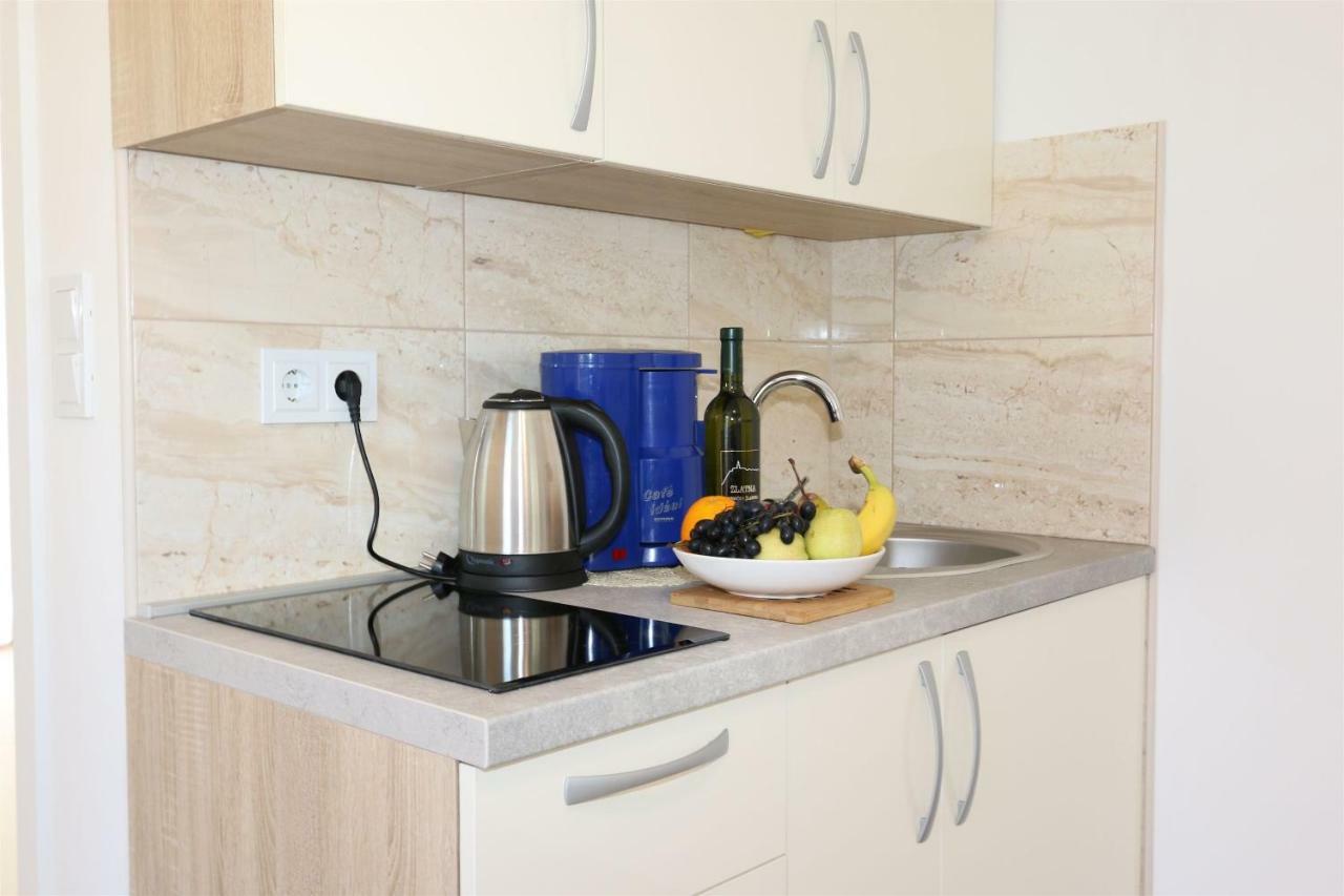 Apartments Maric-Hlapa Soline  Bagian luar foto